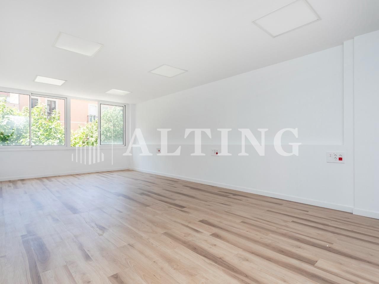 Bedroom of Office for sale in  Barcelona Capital  with Air Conditioner and Heating