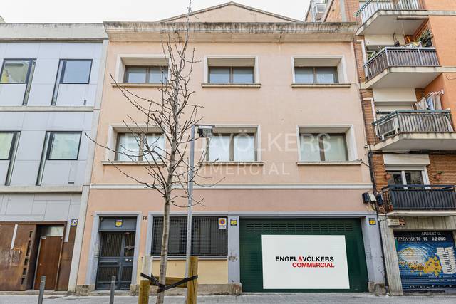 Edificio en Venta en Barri de les Corts