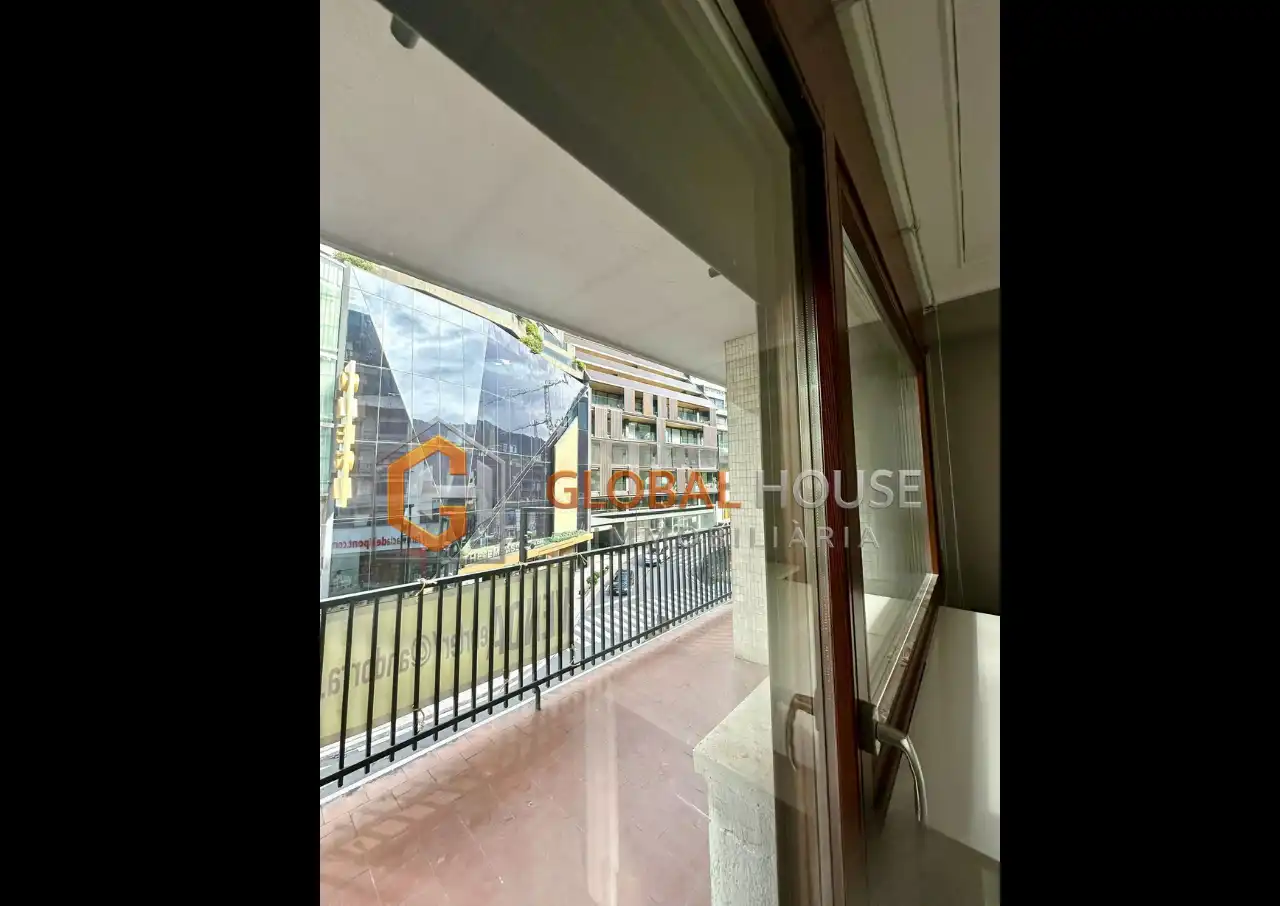 Pis de 4 habitacions en venda a Andorra la Vella · 16 de 60