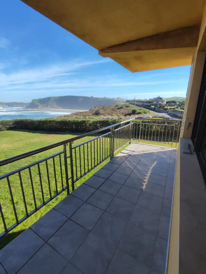 Terraza de Casa o chalet de alquiler en Miengo con Calefacción, Jardín privado y Amueblado