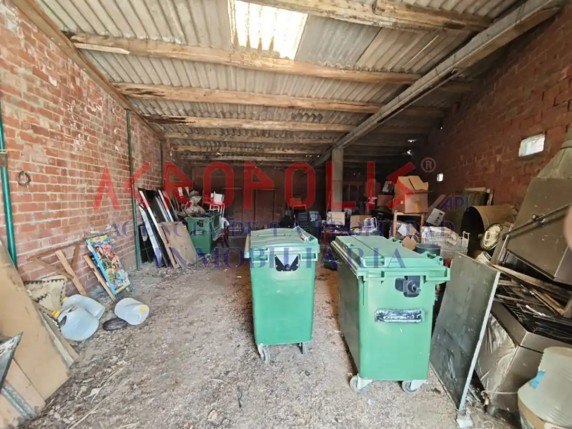 Local en venda en Pobladura del Valle amb Terrassa, Moblat i Alarma