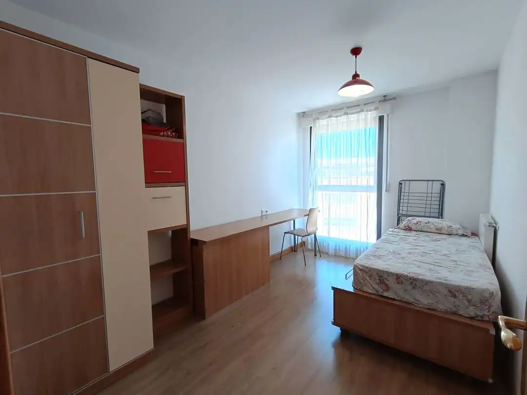 Schlafzimmer von Wohnung zur Miete in  Pamplona / Iruña mit Heizung, Privatgarten und Abstellraum