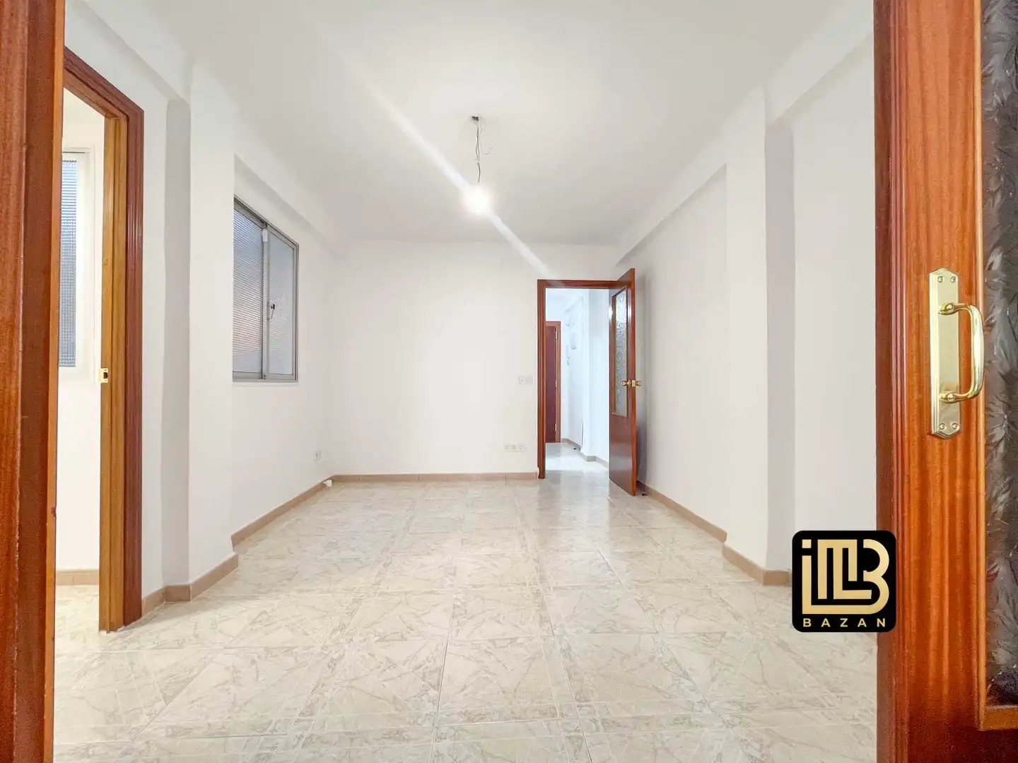 Flat with lift to rent in Calle Barón de les