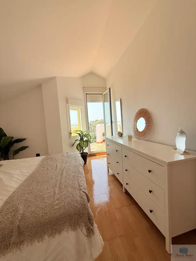 Bedroom of Attic for sale in Fuengirola  with Air Conditioner, Terrace and Community pool