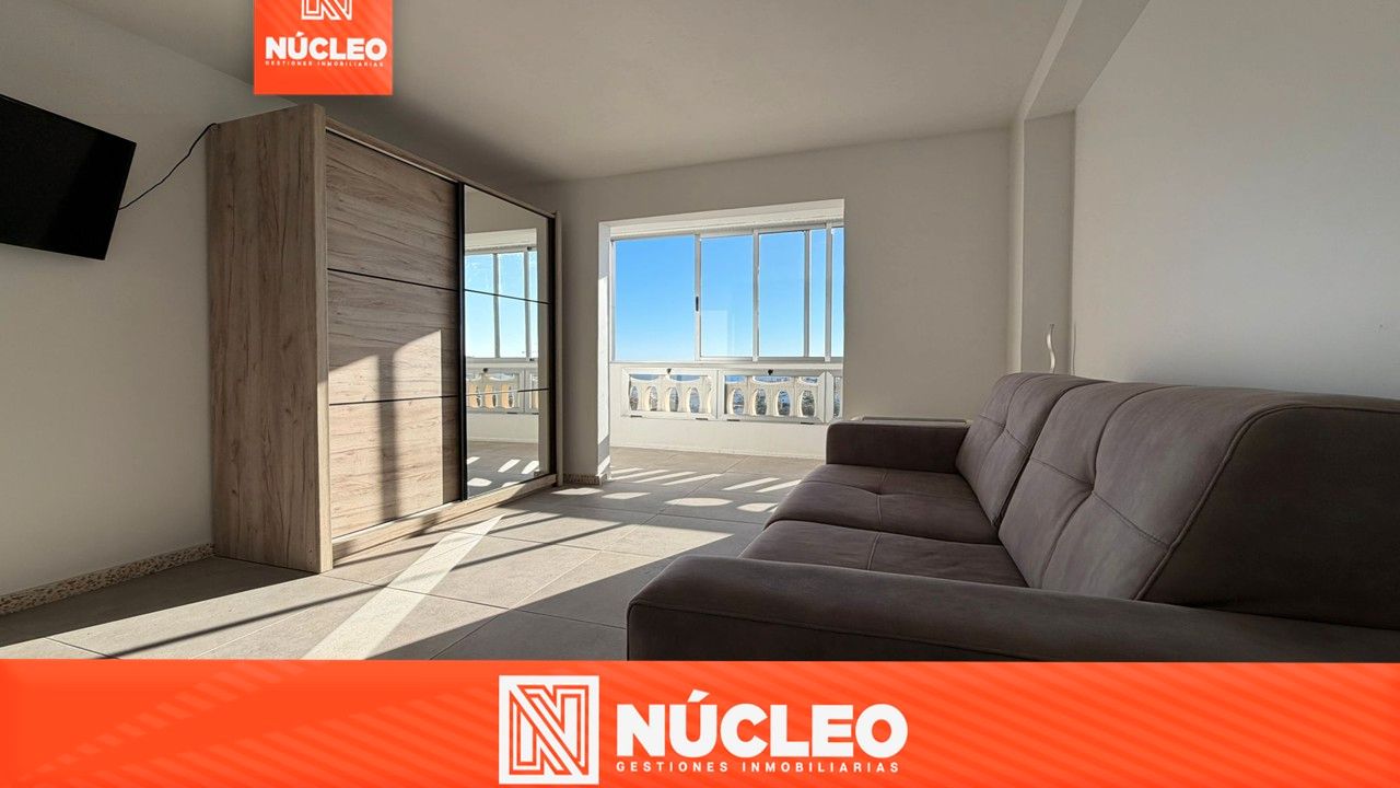 Terrassa de Estudi en venda en Torrevieja amb Piscina, Moblat i Rentadora