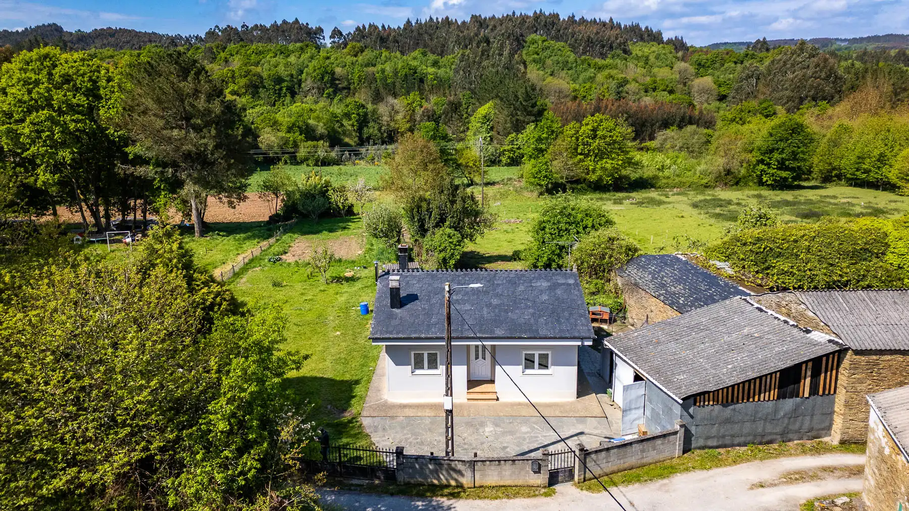 Vista exterior de Casa o chalet en venta en Pol con Amueblado