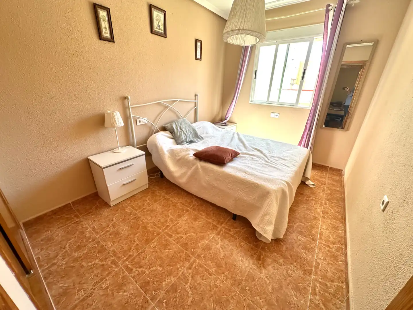 Habitación de Apartamento en venta en Torrevieja con Aire acondicionado, Terraza y Amueblado