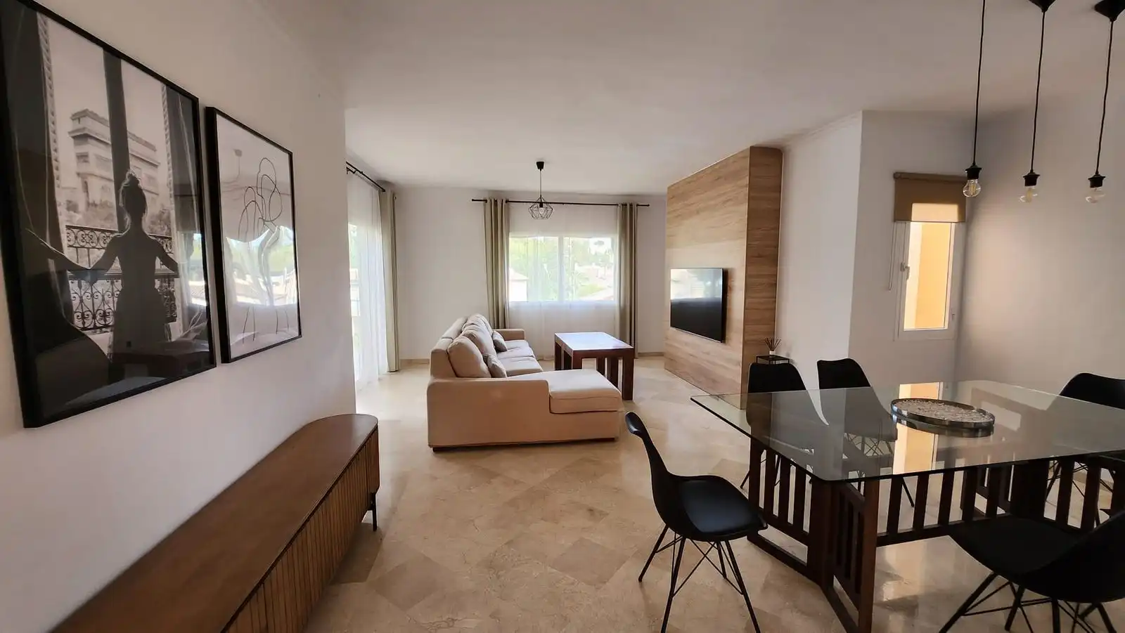 Sala de estar de Apartamento en venta en Marbella con Terraza, Trastero y Amueblado