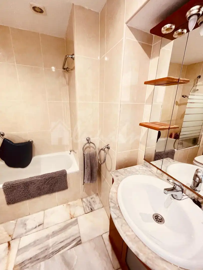 Badezimmer von Wohnungen zum Verkauf in Adeje