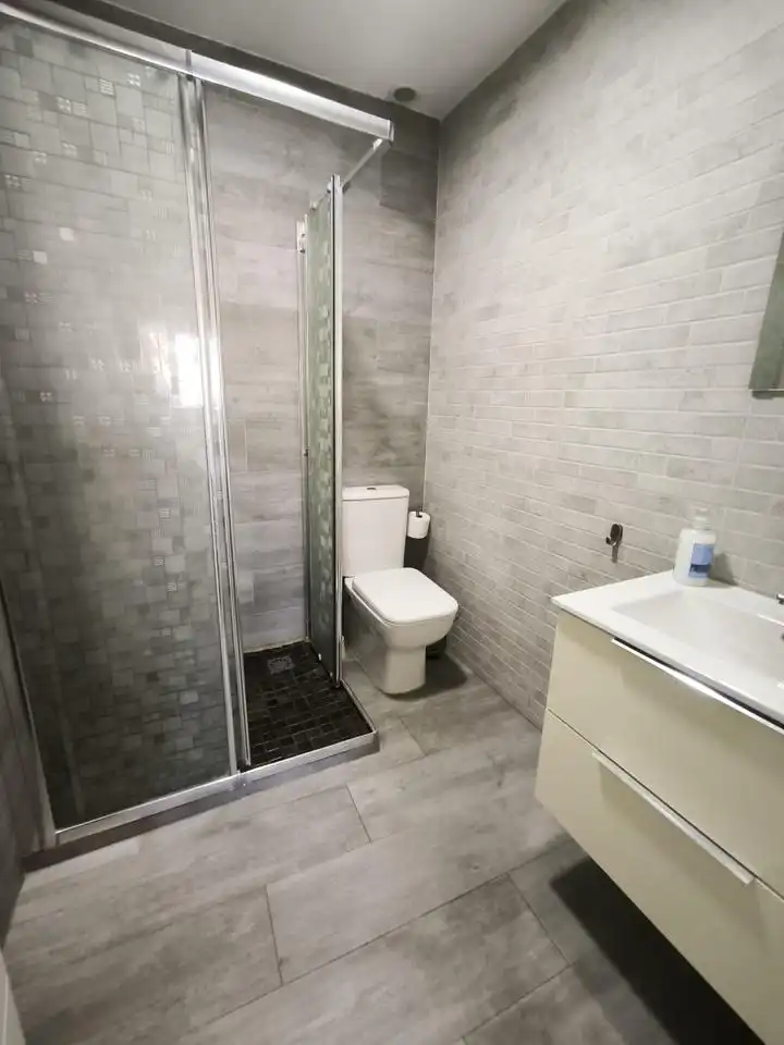 Baño de Planta baja de alquiler en Málaga con Amueblado