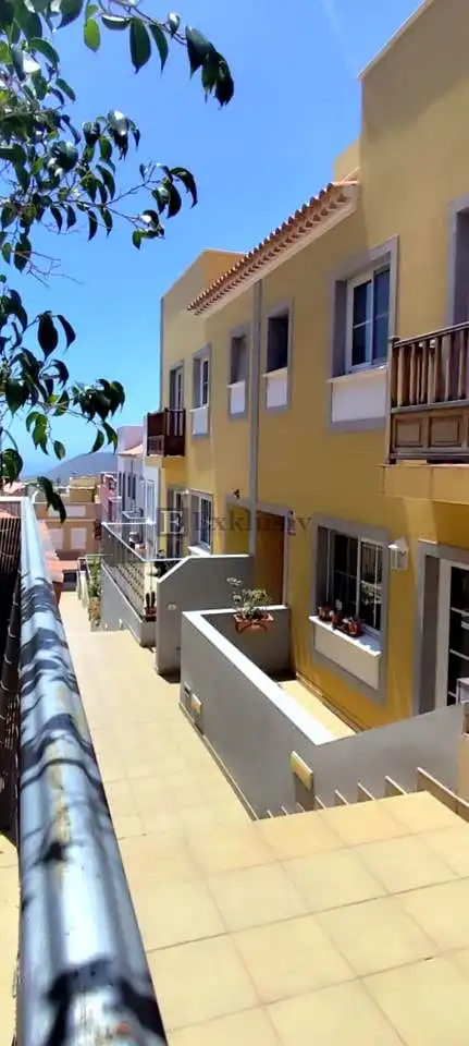 Vista exterior de Casa o xalet en venda en Güímar amb Terrassa