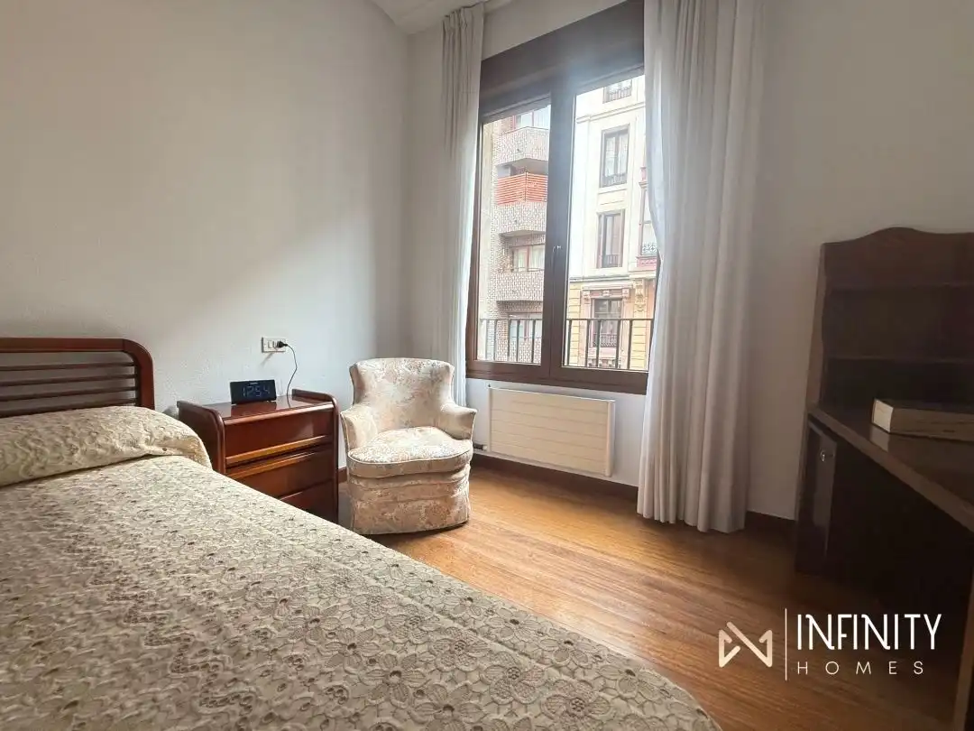 Flat for sale in Cosme Echevarrieta Kalea, Abandoibarra - Guggenheim