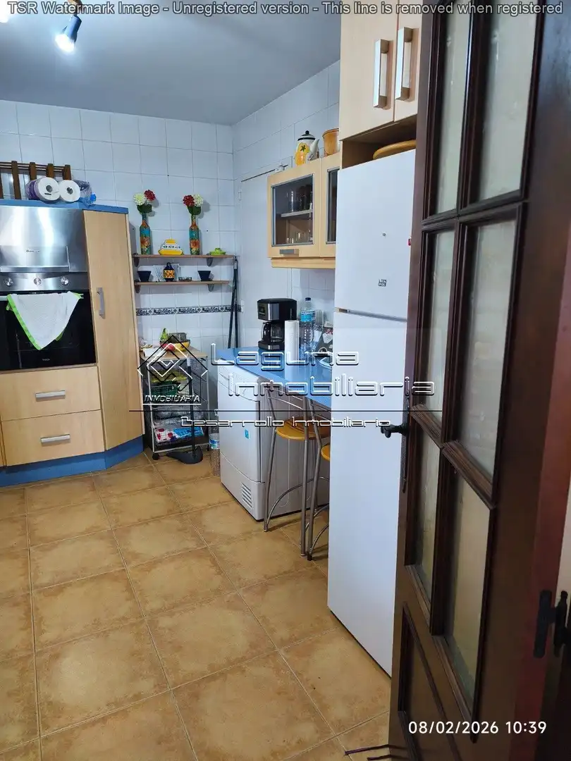 Cuina de Casa o xalet en venda en Chiclana de la Frontera amb Jardí privat, Piscina i Moblat