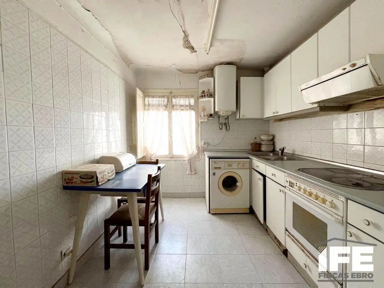 Cuina de Casa o xalet en venda en Alagón amb Terrassa i Balcó