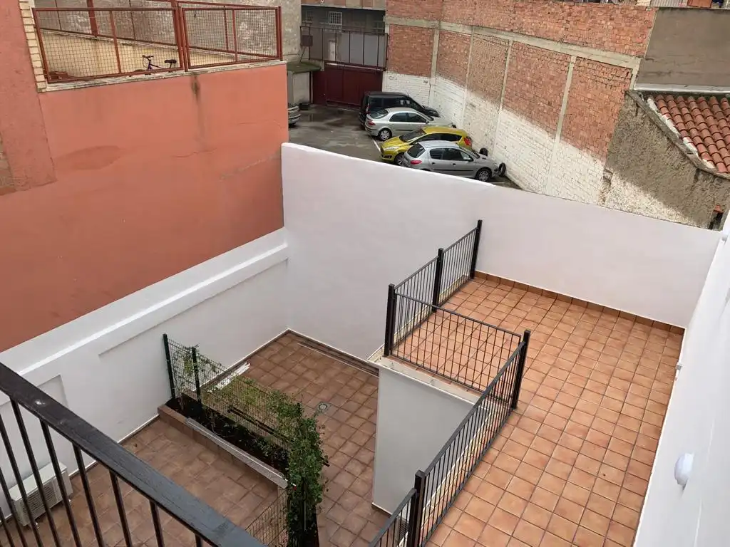 Edifici en venda a Calle de Marcelino Unceta, 36, Barrio de Delicias
