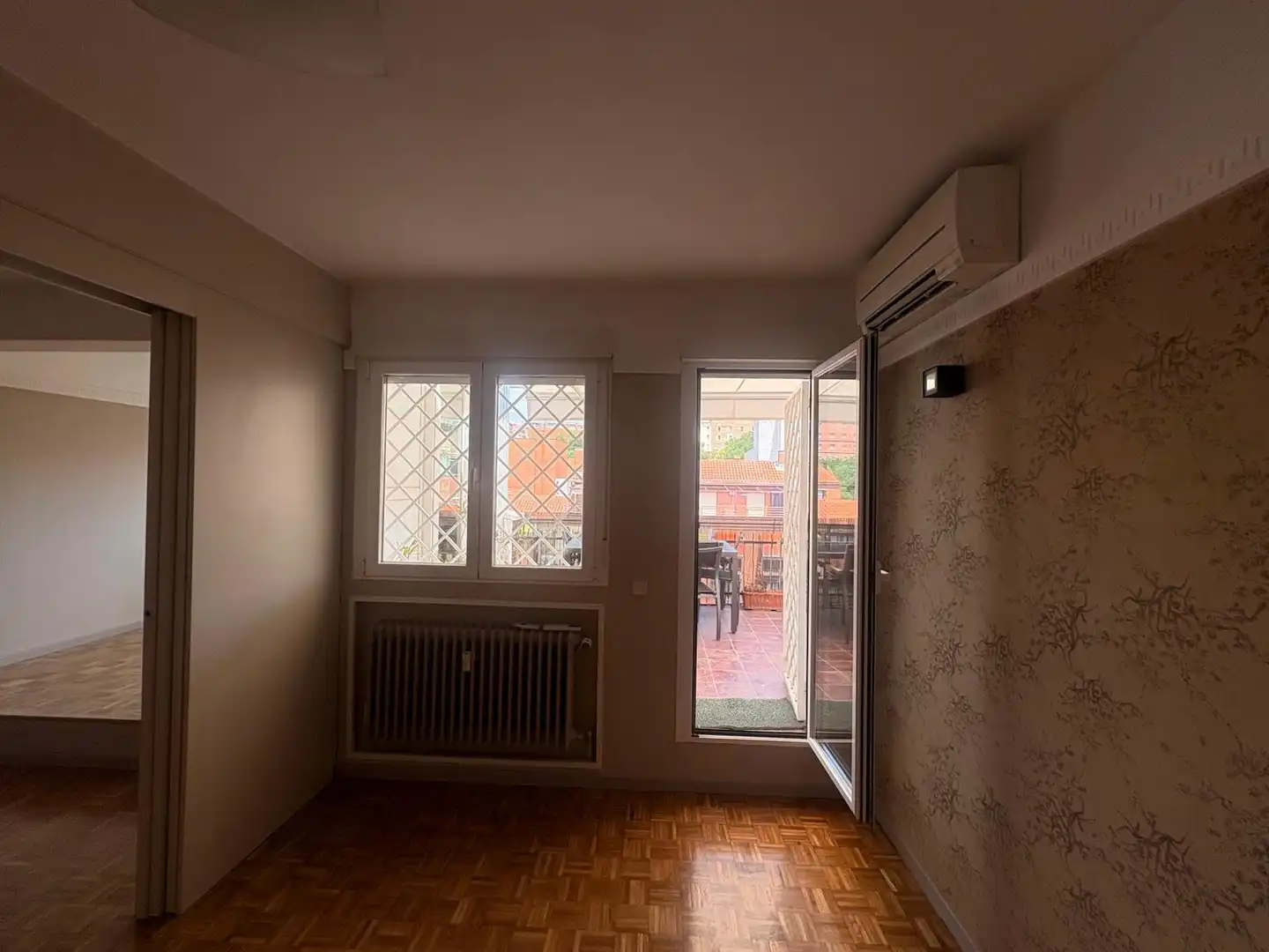 Schlafzimmer von Wohnung zur Miete in Madrid mit Heizung und Terrasse
