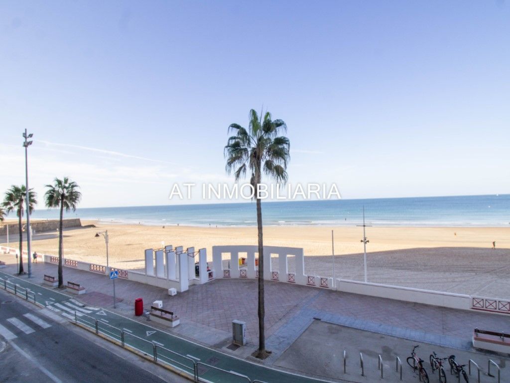 Vista exterior de Pis en venda en  Cádiz Capital amb Terrassa
