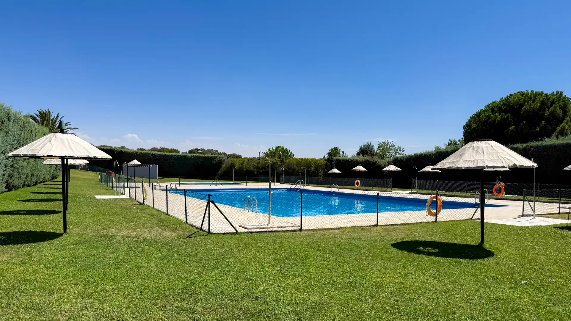 Piscina de Casa o xalet en venda en Galapagar amb Aire condicionat, Jardí privat i Forn