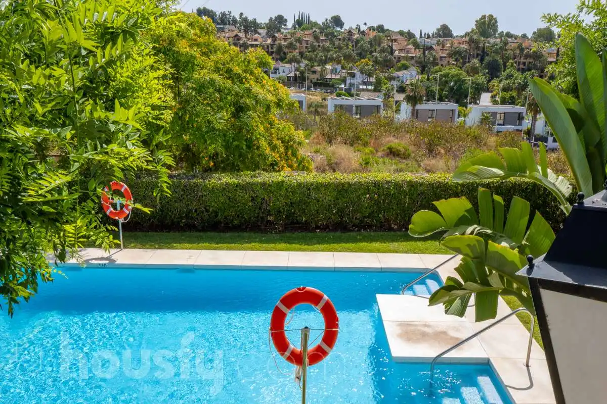 Swimming pool of Houses for sale in Estepona  with Air Conditioner, Heating and Private garden
