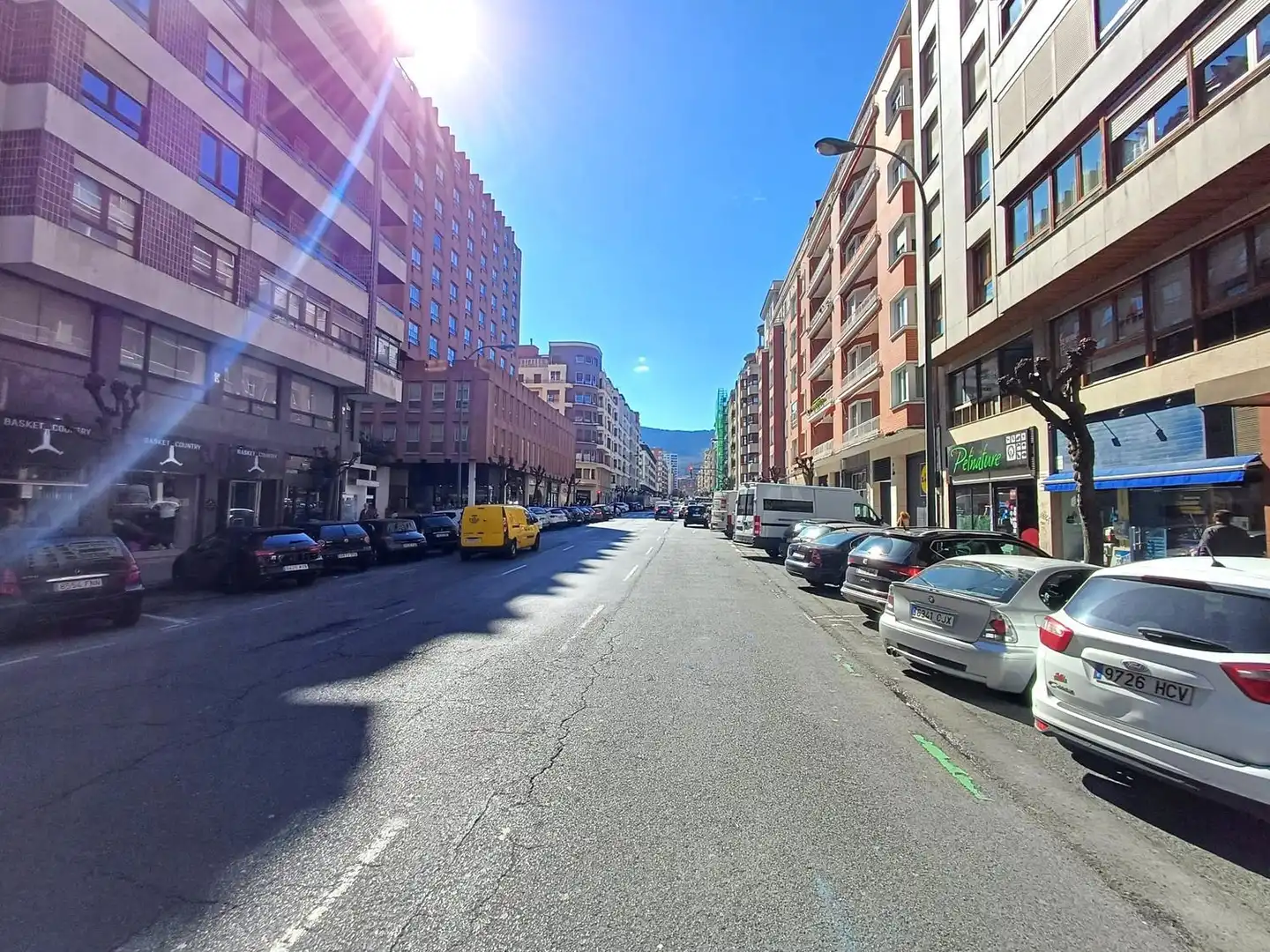 Vista exterior de Oficina en venda en Bilbao  amb Calefacció