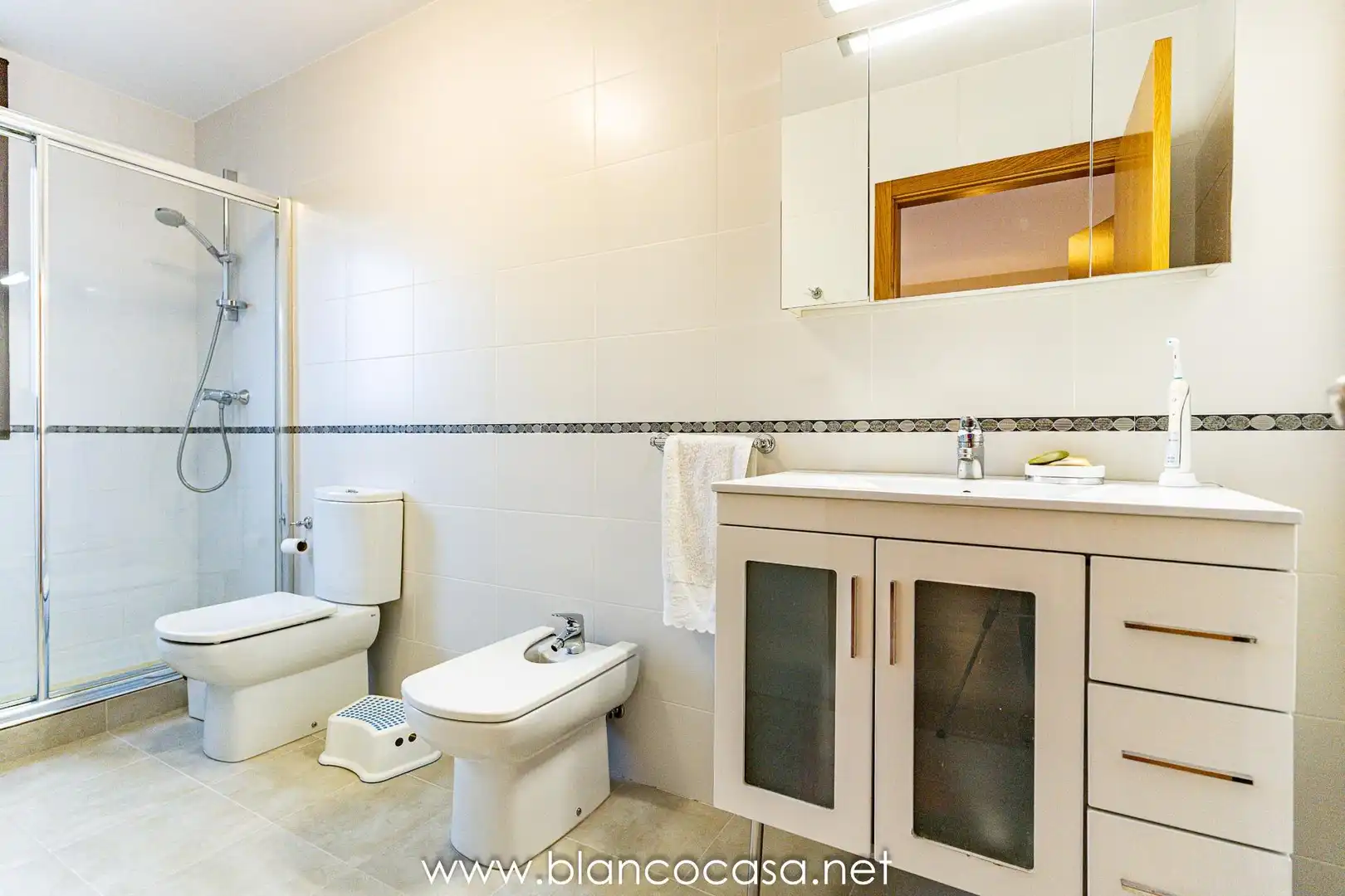 Baño de Casa o chalet en venta en Carballo con Calefacción, Trastero y Amueblado