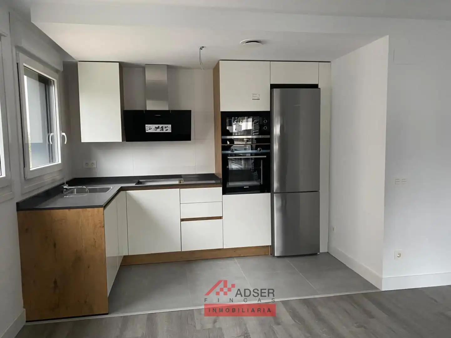 Kitchen of Flat for sale in  Logroño  with Air Conditioner, Heating and Terrace