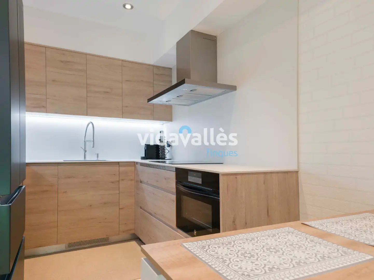 Cocina de Casa adosada en venta en Premià de Mar con Aire acondicionado, Calefacción y Jardín privado