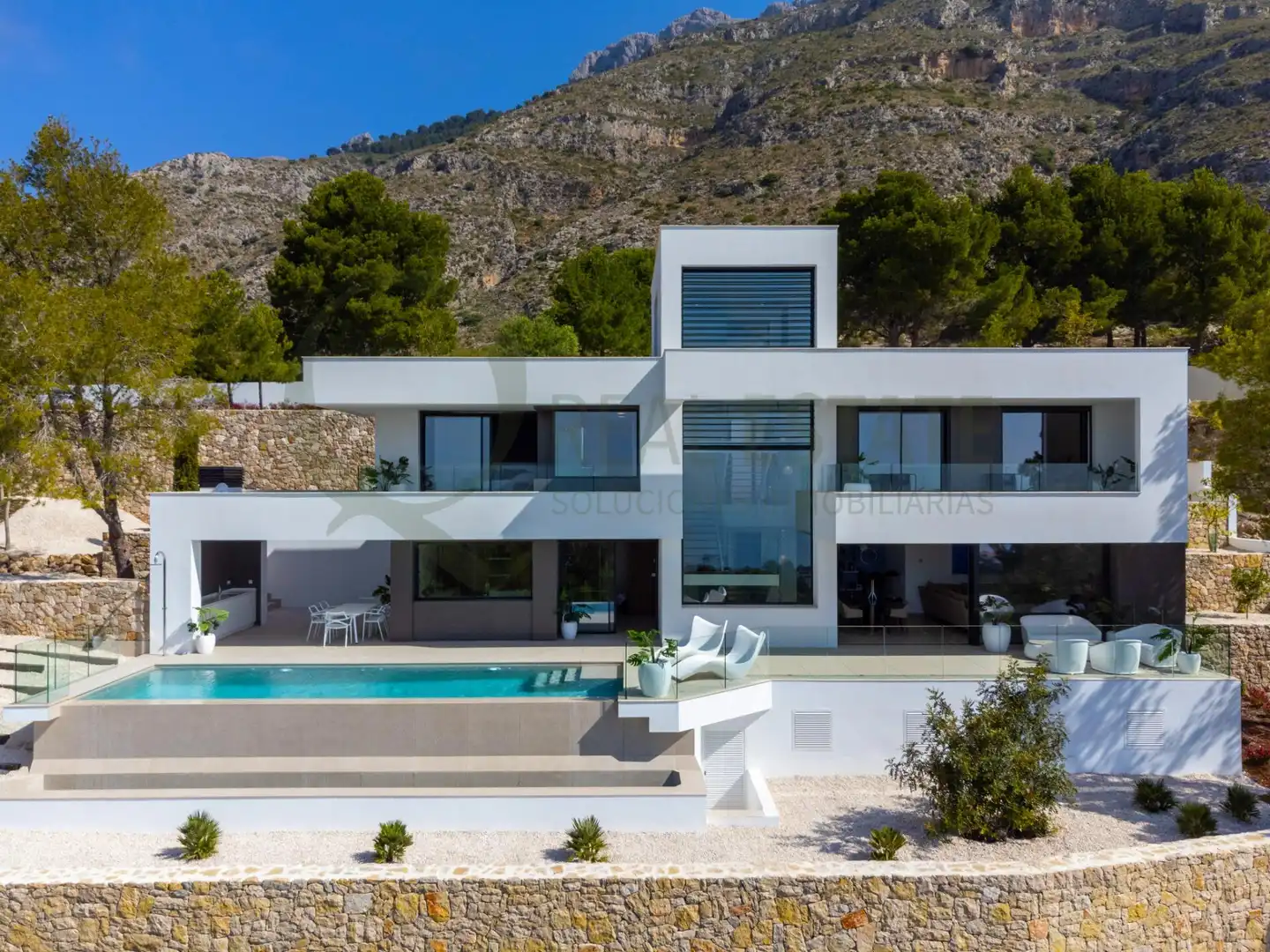 Vista exterior de Casa o xalet en venda en Alicante / Alacant amb Calefacció, Jardí privat i Terrassa