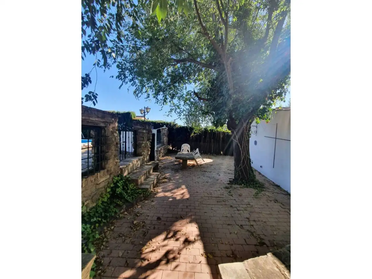 Vista exterior de Casa o xalet en venda en Úbeda amb Aire condicionat, Calefacció i Jardí privat