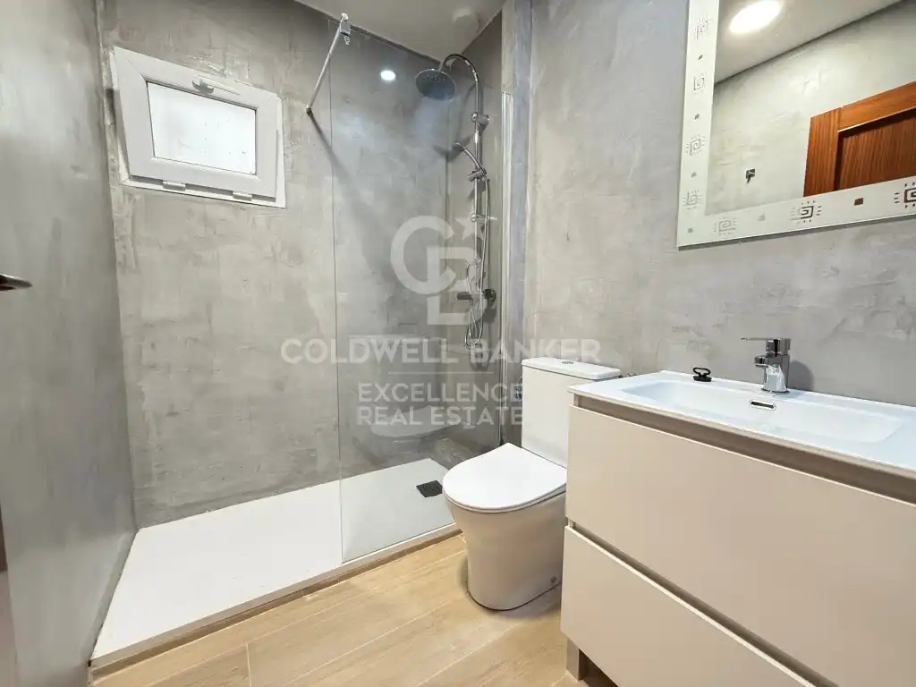 Bathroom of Flat for rent in Valencia  with Terrace and Balcony