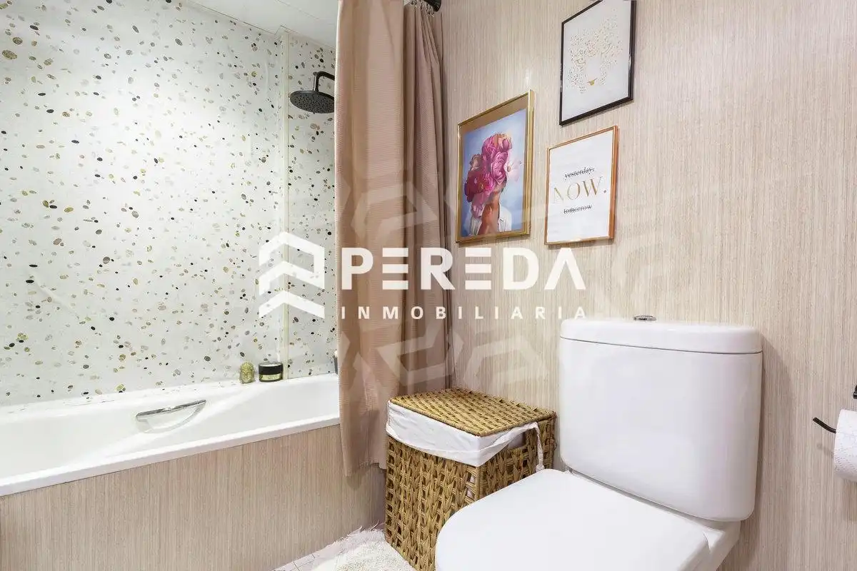 Baño de Apartamento en venta en Roquetas de Mar ciudad