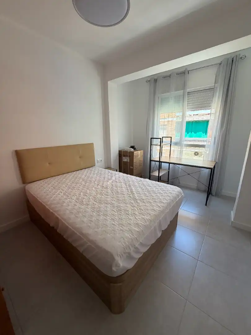 Schlafzimmer von Wohnung zur untervermieten in Córdoba mit Möbliert