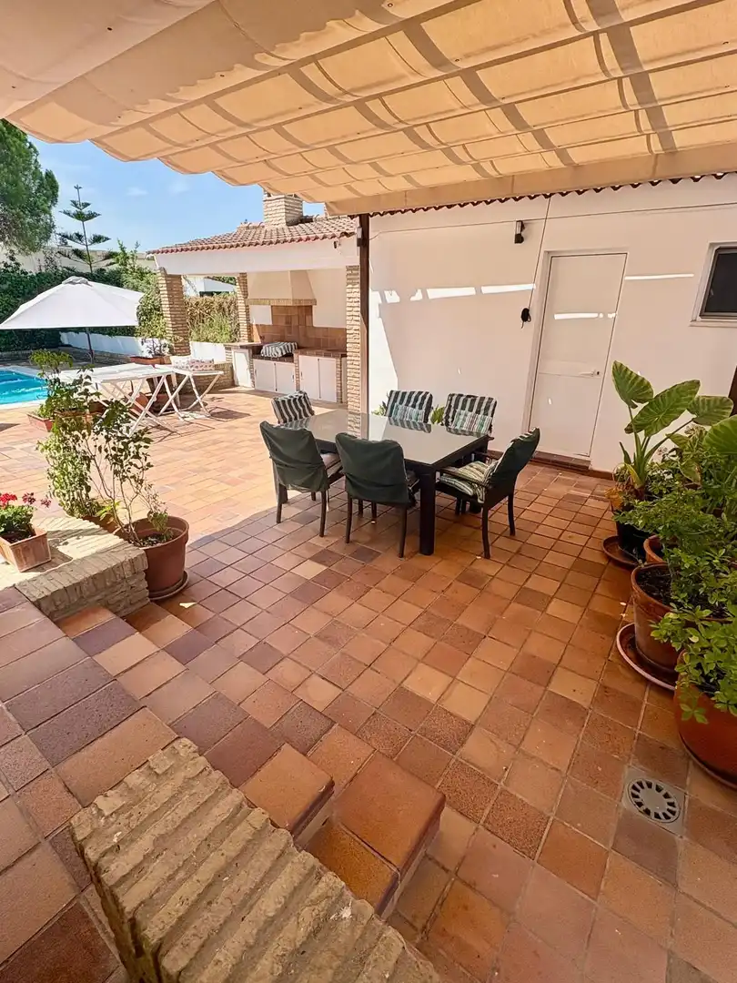 Terrassa de Casa o xalet en venda en Aljaraque amb Aire condicionat, Calefacció i Jardí privat