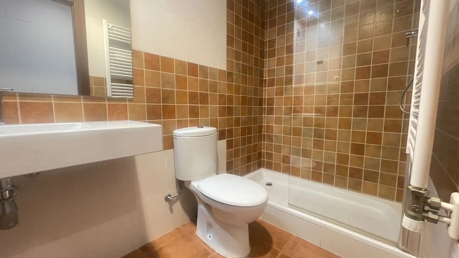 Baño de Piso en venta en Terrassa con Calefacción