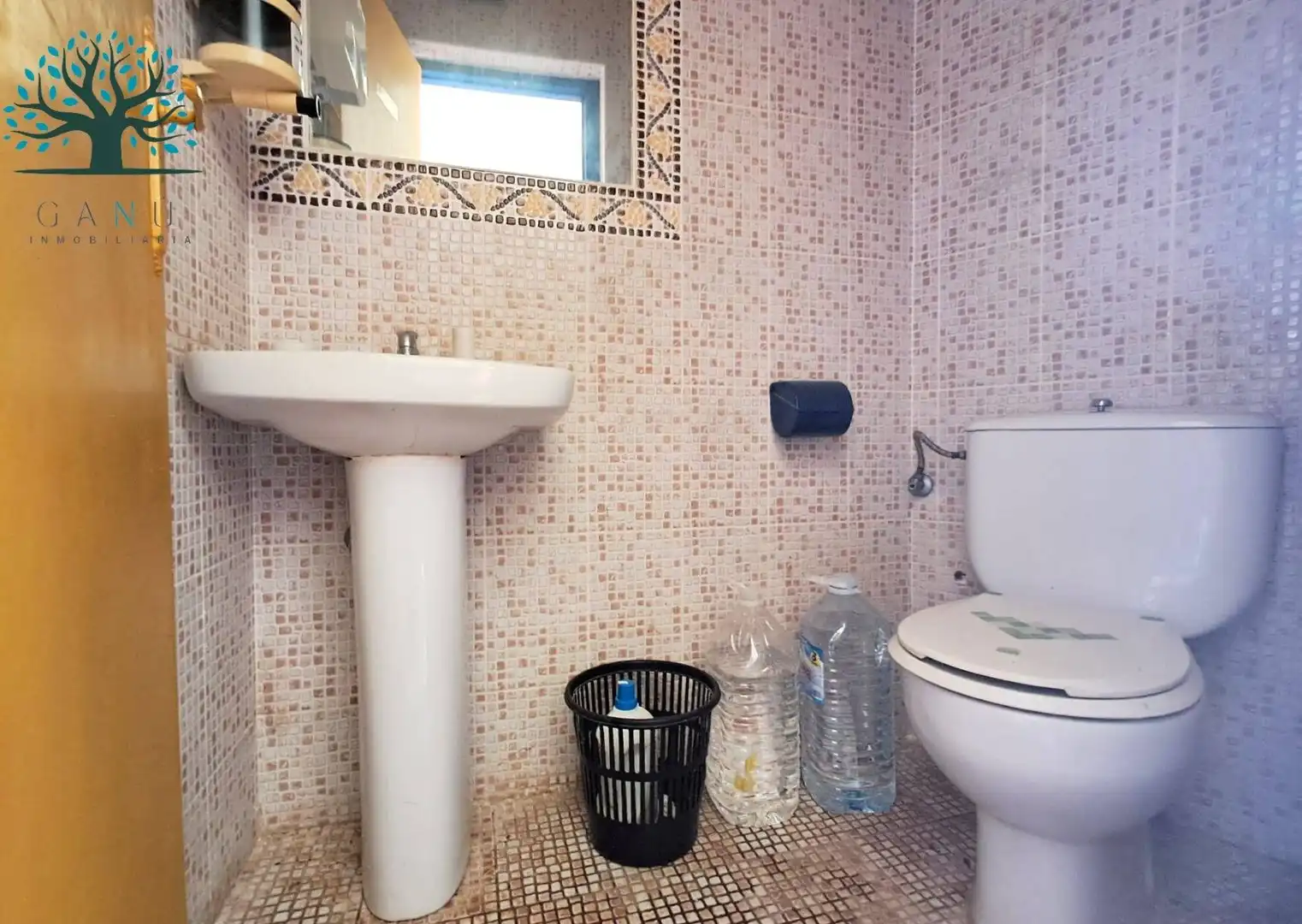 Badezimmer von Geschaftsraum zum Verkauf in Mazarrón mit Möbliert