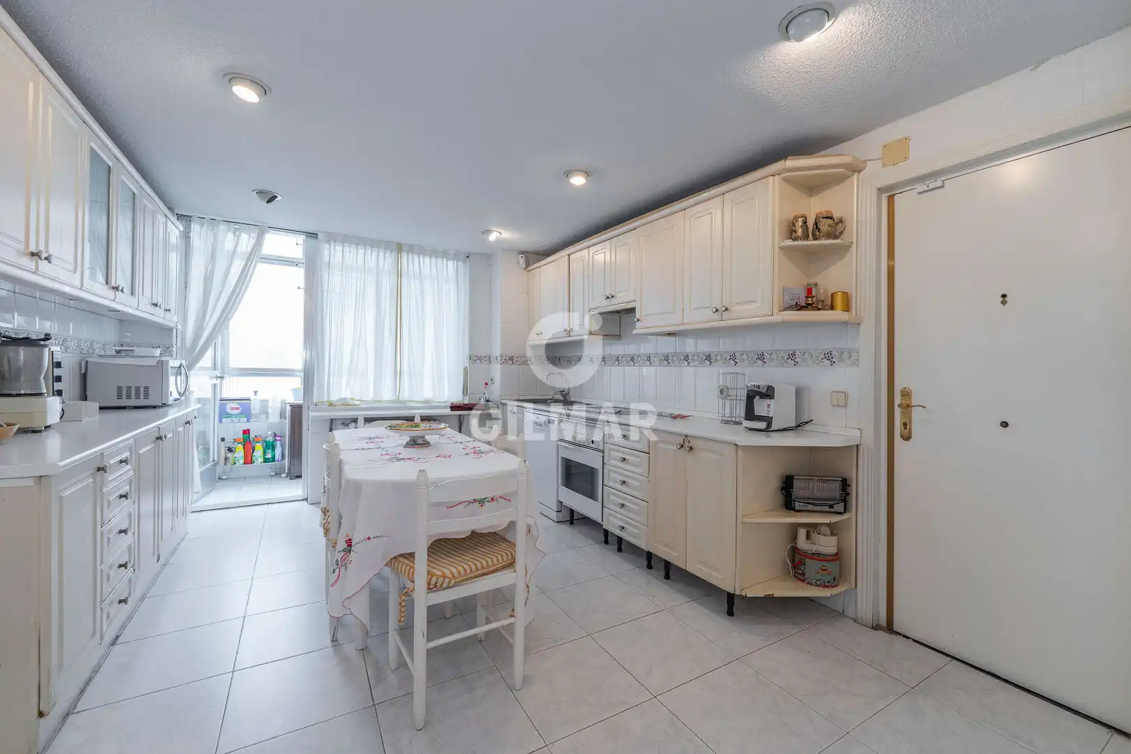 Cocina de Piso en venta en Madrid con Calefacción, Jardín privado y Trastero
