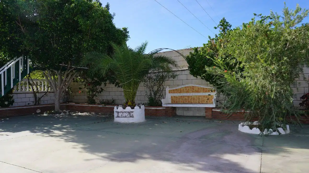 Finca rústica en venta en Motril con Terraza, Piscina y Amueblado