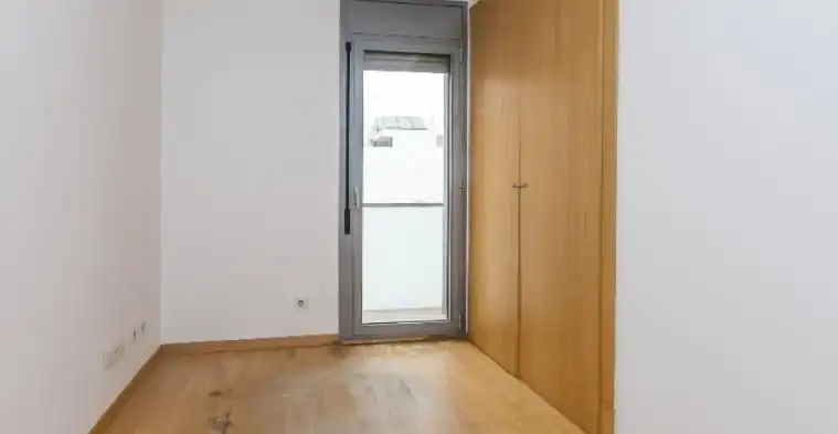 Piso en venta en Carrer Moianès, Hostal
