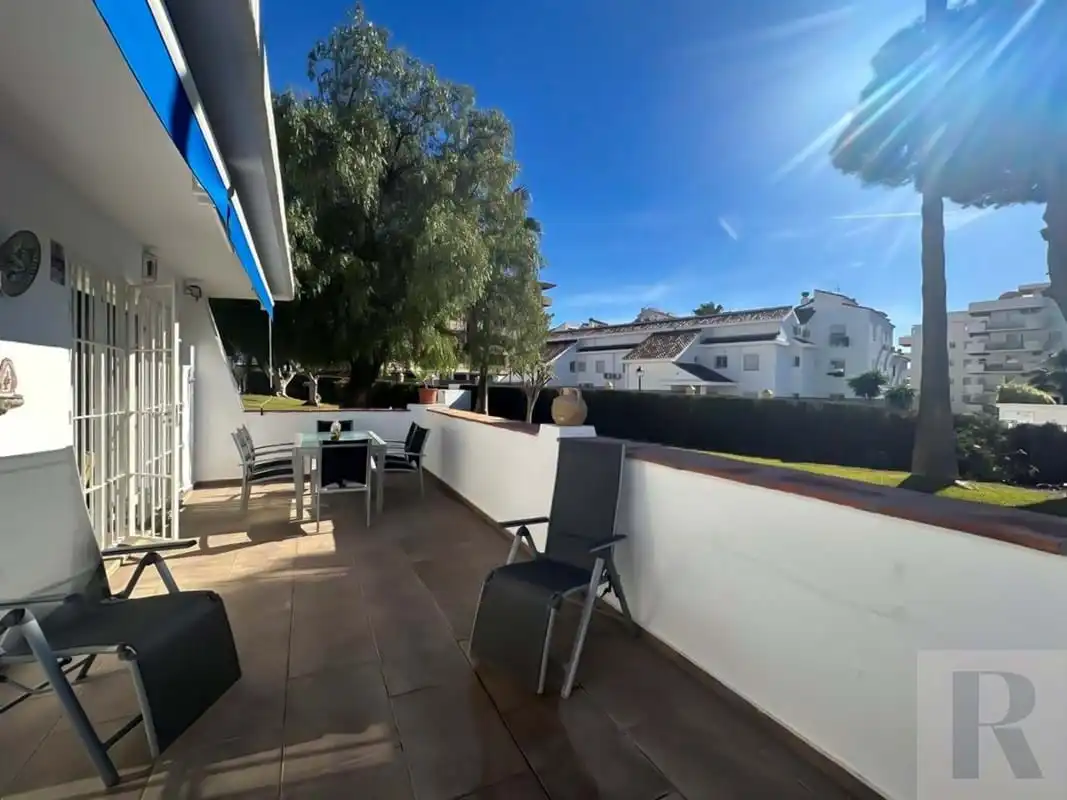 Wohnung zum Verkauf in Calle   LAS ACACIAS  (A) Es: Pl: Pt: CJTO SOL Y PAZ BL II, imagen 2