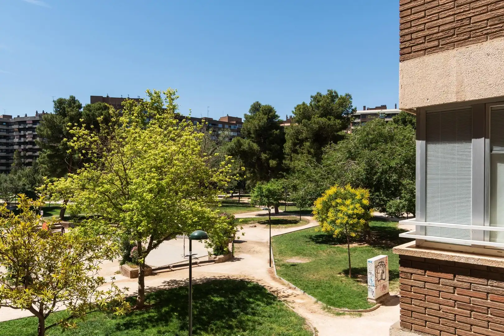 Piso en venta en Avenida ALIERTA, CESAREO, 42, Parque Miraflores
