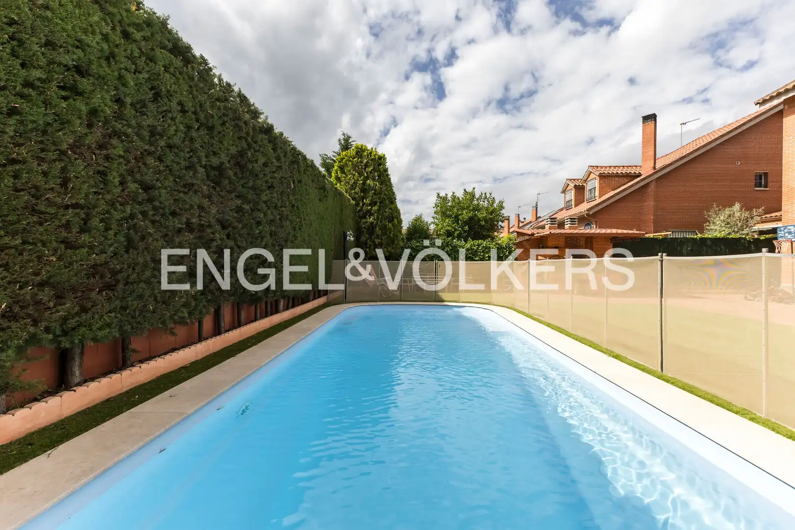 Piscina de Casa o chalet en venta en Rivas-Vaciamadrid con Aire acondicionado, Calefacción y Jardín privado
