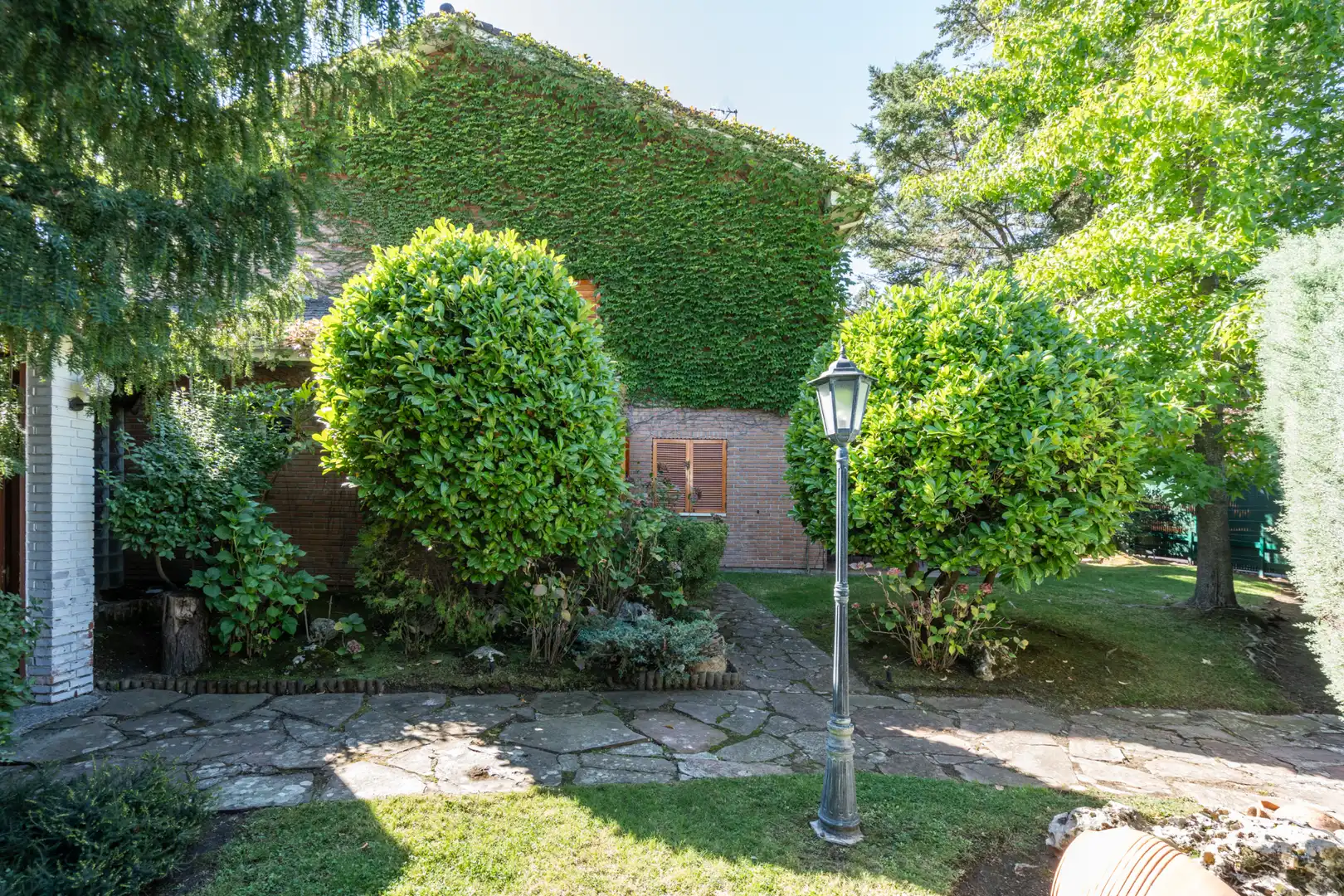 Casa aparellada amb piscina en venda a Becerril de la Sierra, imagen 24