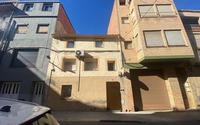 Exterior view of Single-family semi-detached for sale in Móra d'Ebre  with Terrace