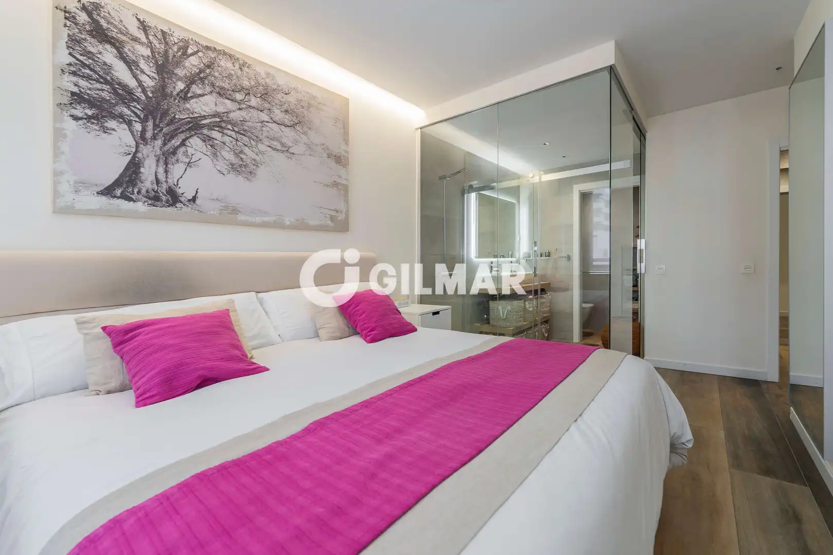 Schlafzimmer von Dachboden zum Verkauf in Madrid mit Heizung, Privatgarten und Abstellraum
