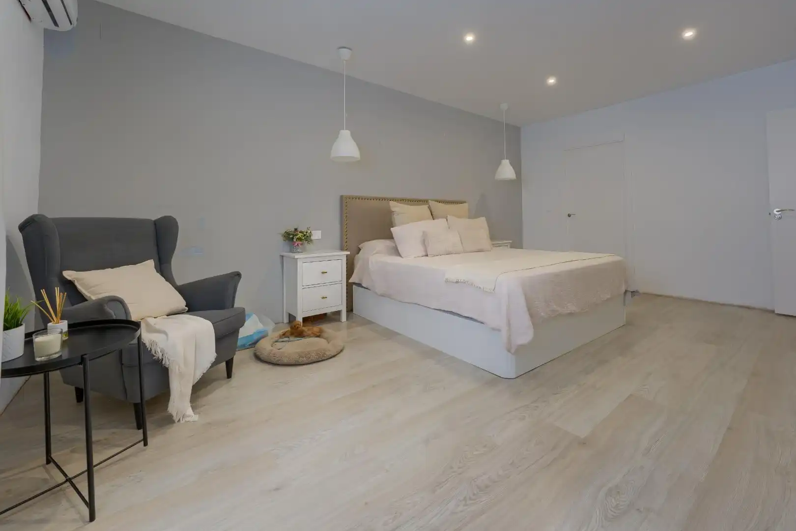 Bedroom of Houses for sale in Tomares  with Air Conditioner, Private garden and Terrace