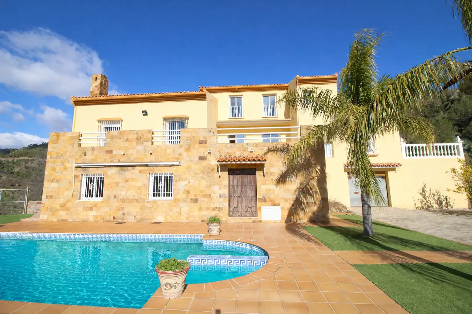 Piscina de Finca rústica en venda en Alozaina amb Aire condicionat, Calefacció i Jardí privat