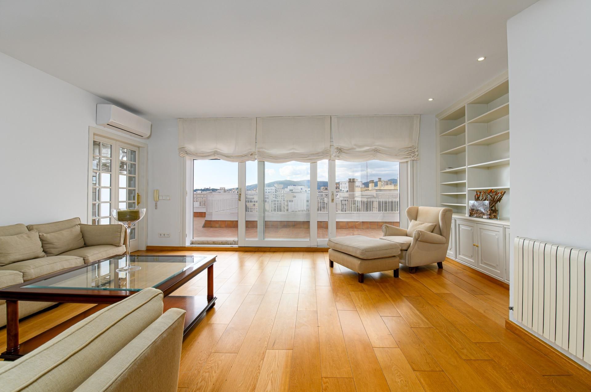 Wohnzimmer von Maisonette zum Verkauf in  Palma de Mallorca mit Klimaanlage, Heizung und Parkett