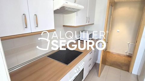 Foto 3 de Piso de alquiler en Tres de Abril, Parque Cataluña, Torrejón de Ardoz