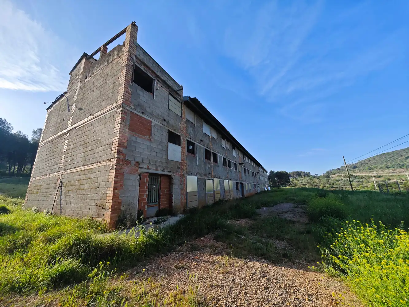 Vista exterior de Nave industrial en venta en Pinet