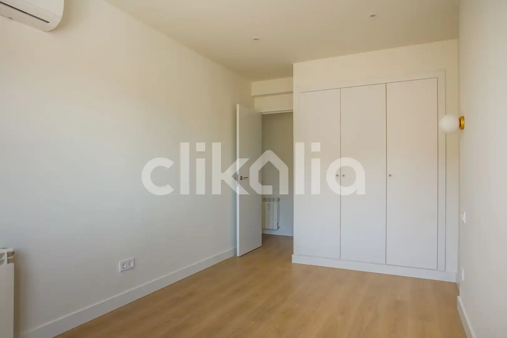 Bedroom of Flat for sale in Madrid  with Air Conditioner, Heating and Terrace